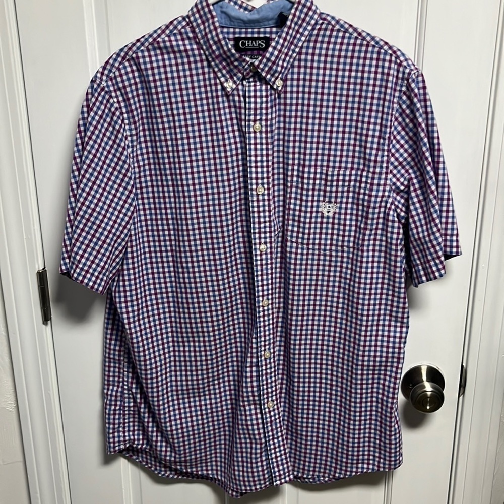 CHAPS men short sleeve button down shirt size xlarge.